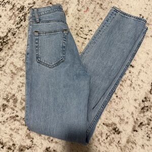 Abercrombie & Fitch The 90s Slim Straight Ultra High Rise Jean